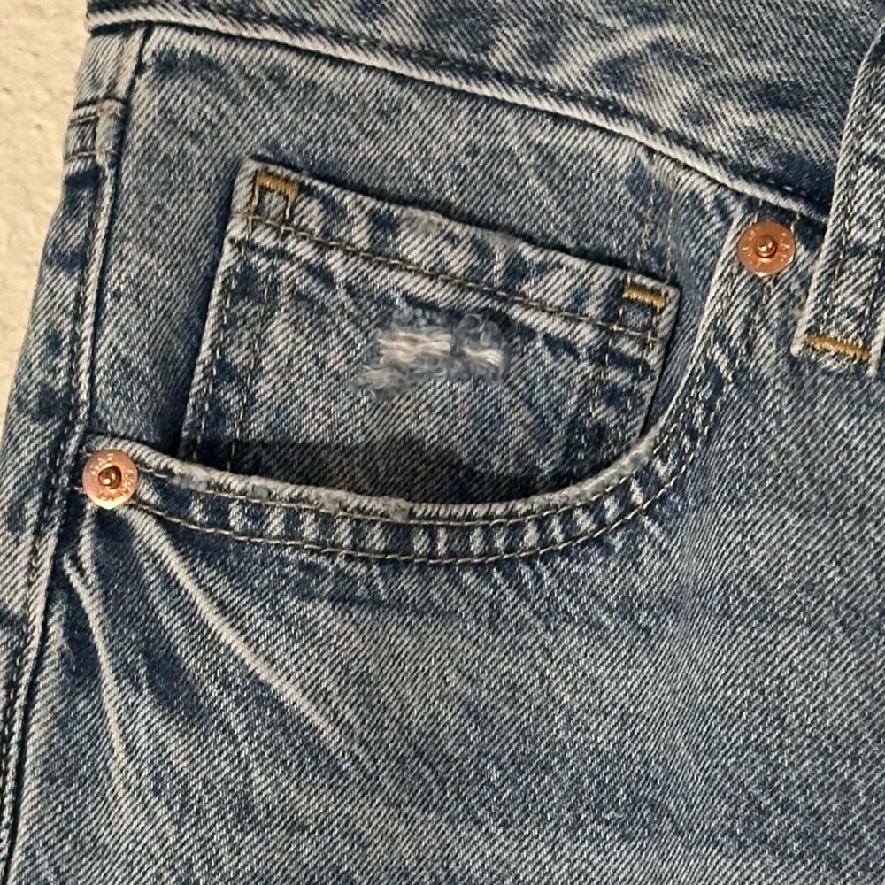 Women’s The Gap, Distressed Blue Jeans,size 12 T. - Picture 3 of 10